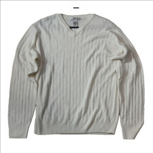 Geoffrey Beene Cream V-Neck Sweater with Timeless Appeal